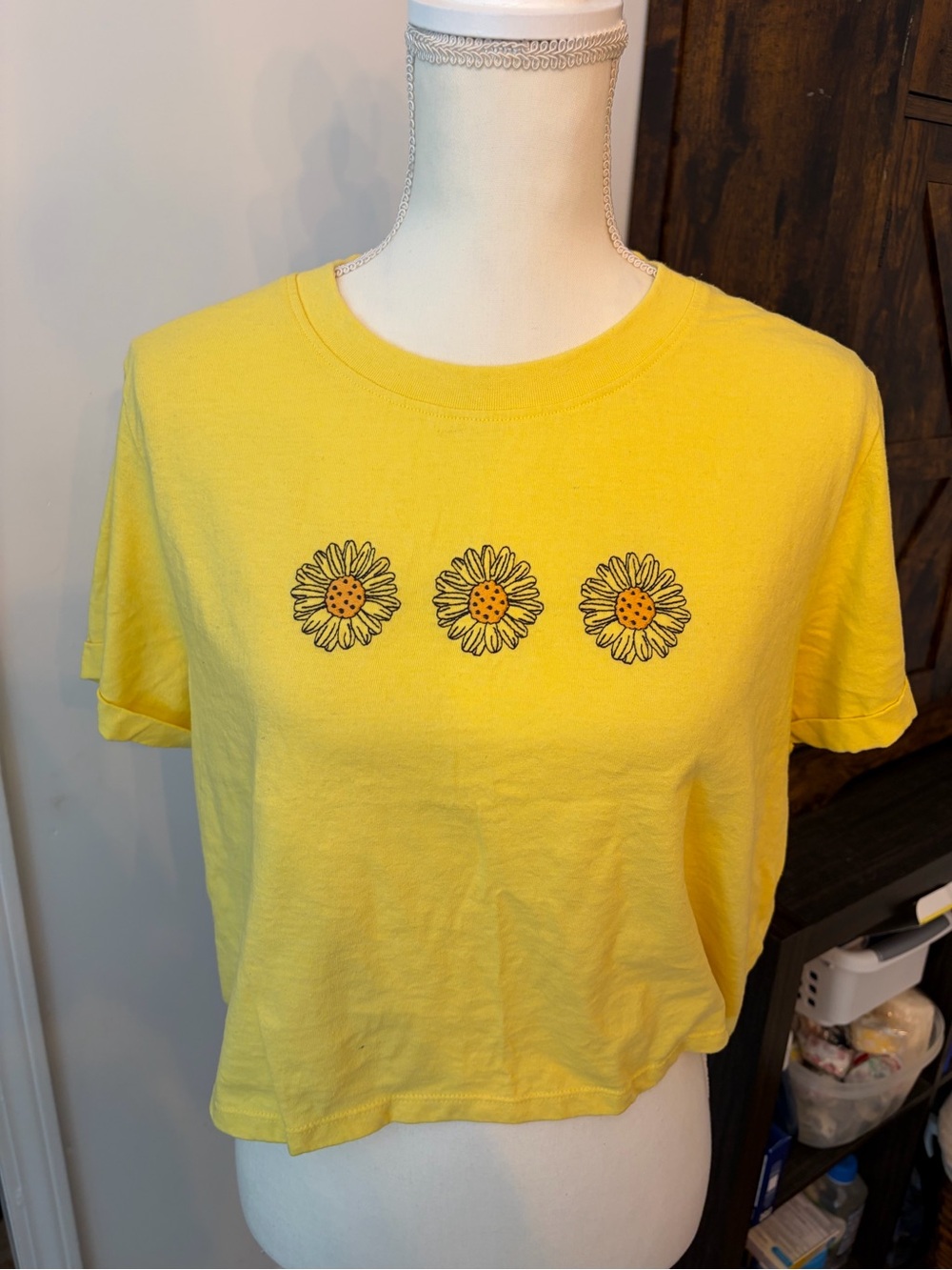 Yellow Daisy Graphic Crop Top - Women